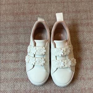 H&M girls sneakers